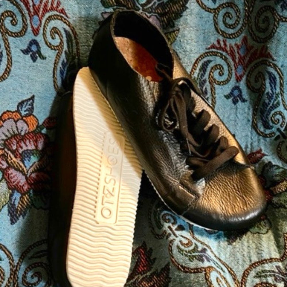 OTZ Shoes - cork conforms to your feet - Euro Sz 46 - Men's 12 - black leather